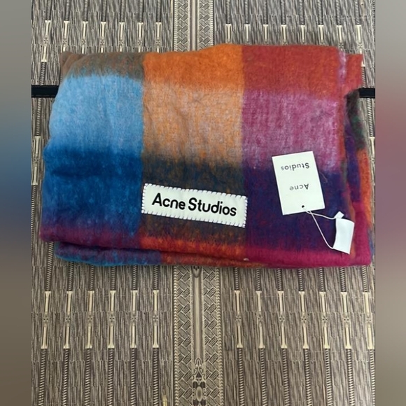 Acne Studios Scarf - Picture 3 of 3